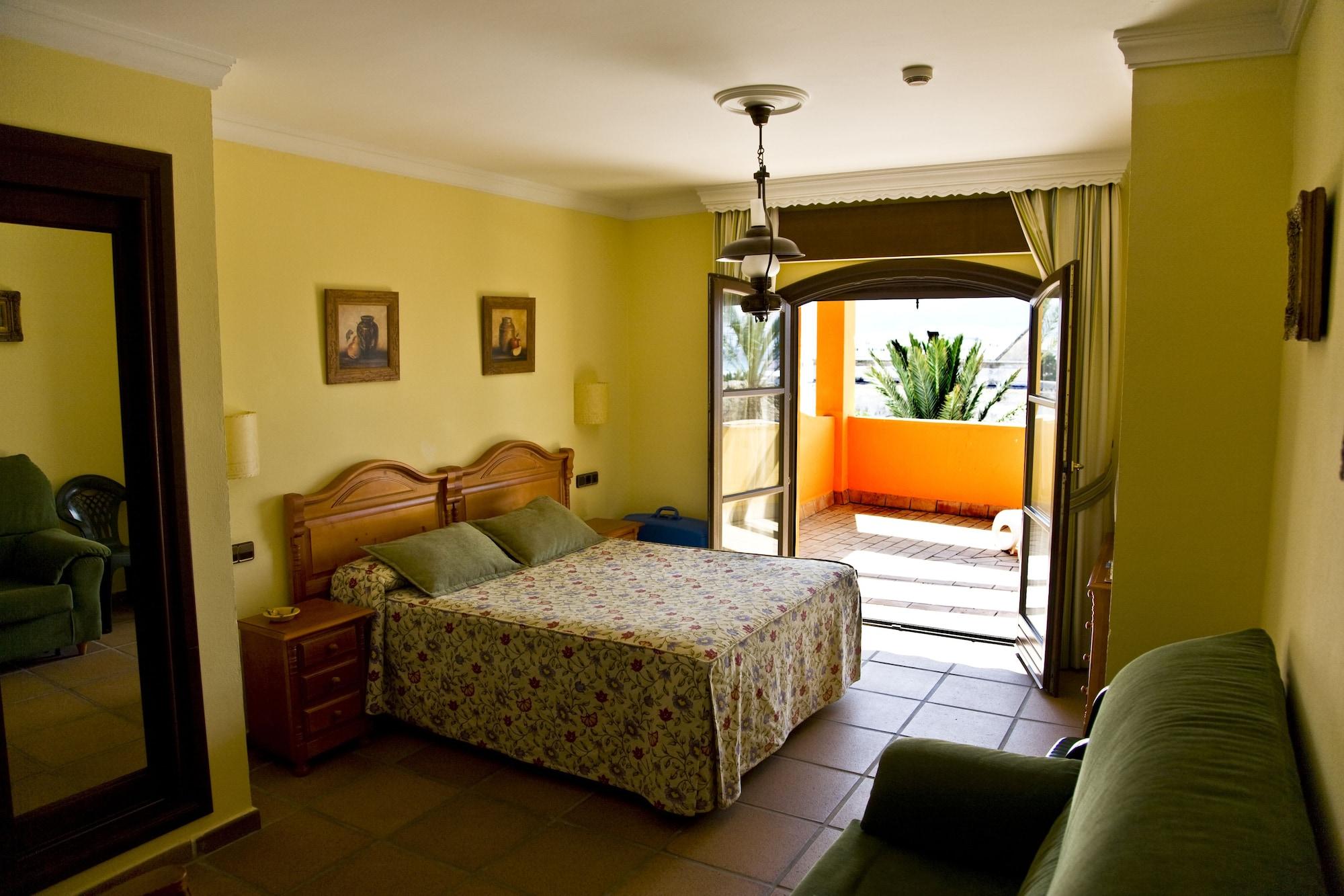 Hotel Avenida Playa Zahara de los Atunes Bagian luar foto